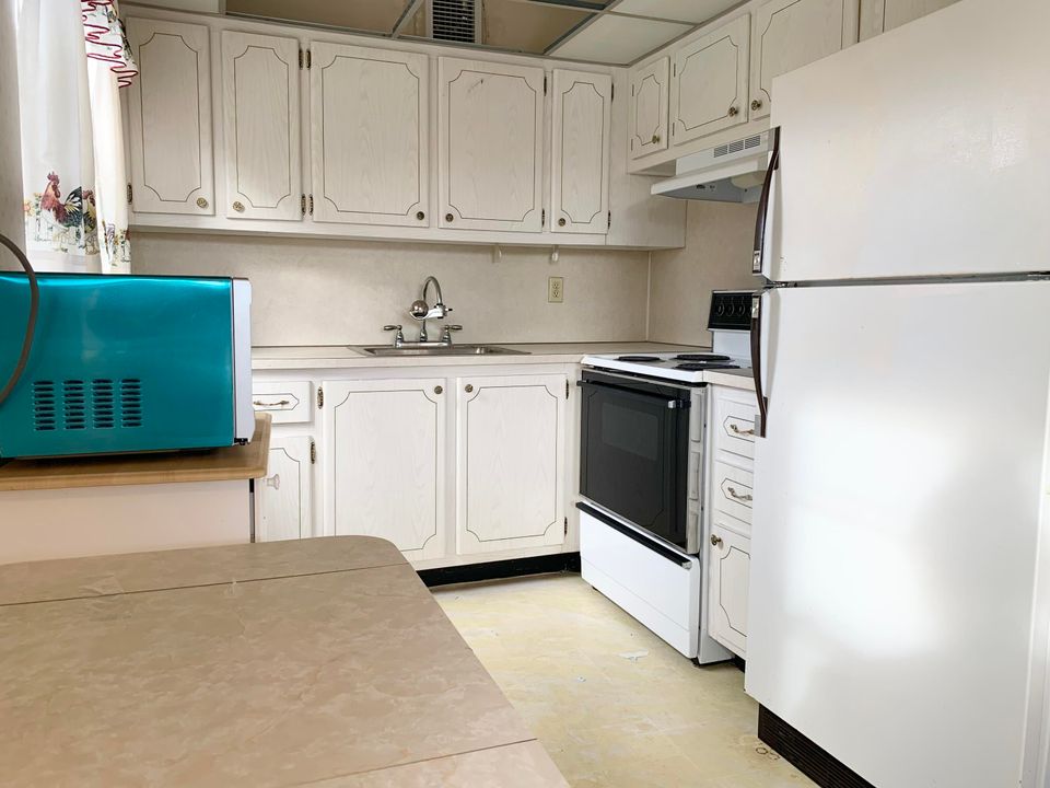 待售: $129,900 (2 贝兹, 1 浴室, 798 平方英尺)