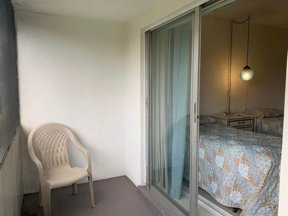 待售: $129,900 (2 贝兹, 1 浴室, 798 平方英尺)