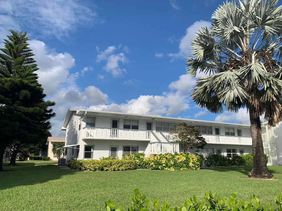 待售: $129,900 (2 贝兹, 1 浴室, 798 平方英尺)