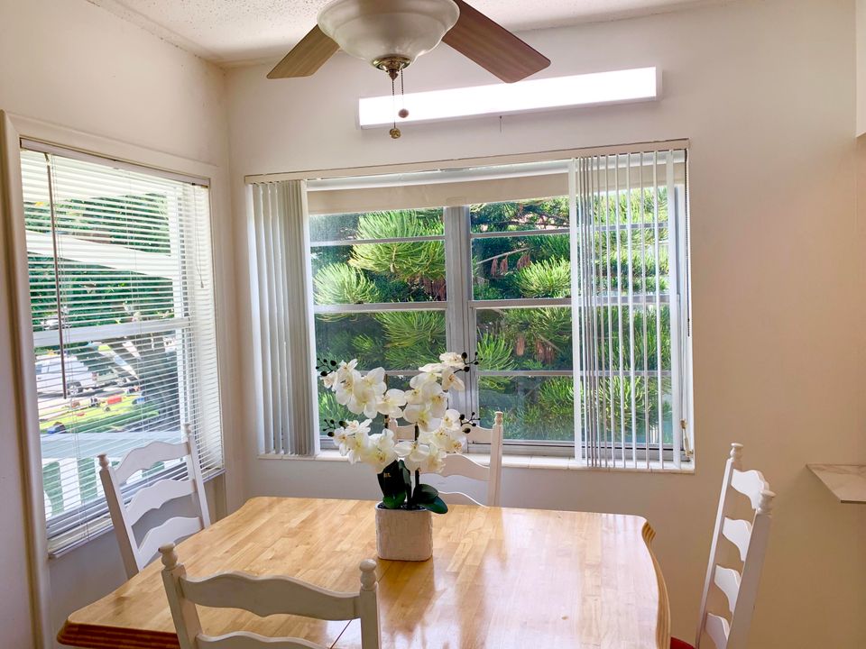 待售: $129,900 (2 贝兹, 1 浴室, 798 平方英尺)