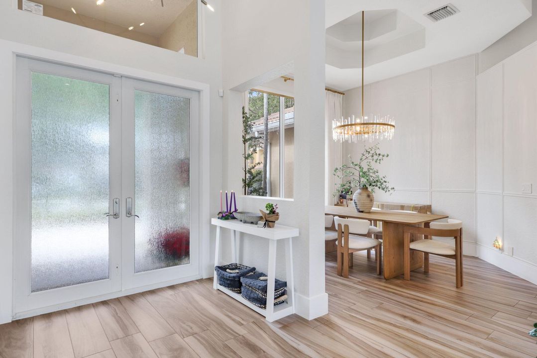 En Venta: $1,895,000 (4 camas, 2 baños, 2775 Pies cuadrados)