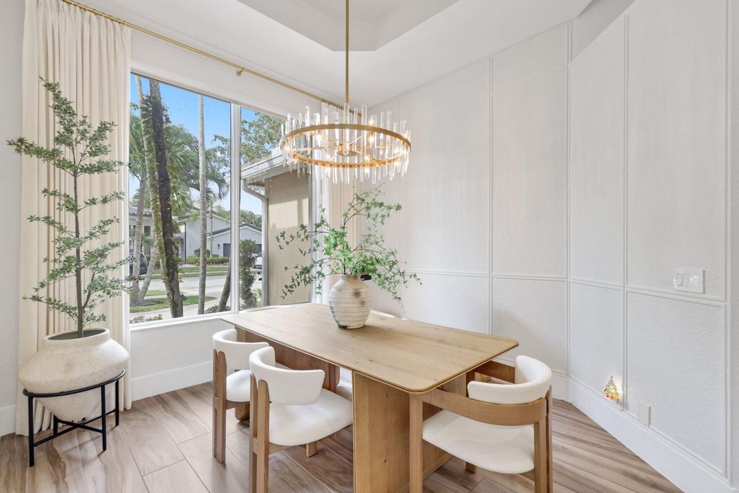 En Venta: $1,895,000 (4 camas, 2 baños, 2775 Pies cuadrados)