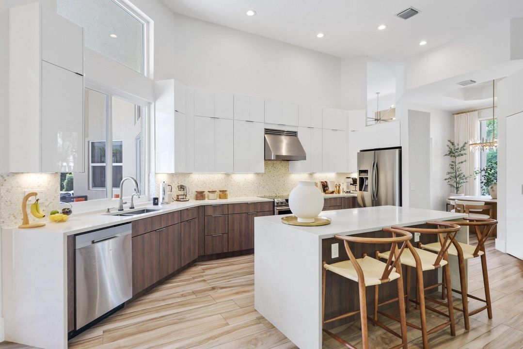 En Venta: $1,895,000 (4 camas, 2 baños, 2775 Pies cuadrados)