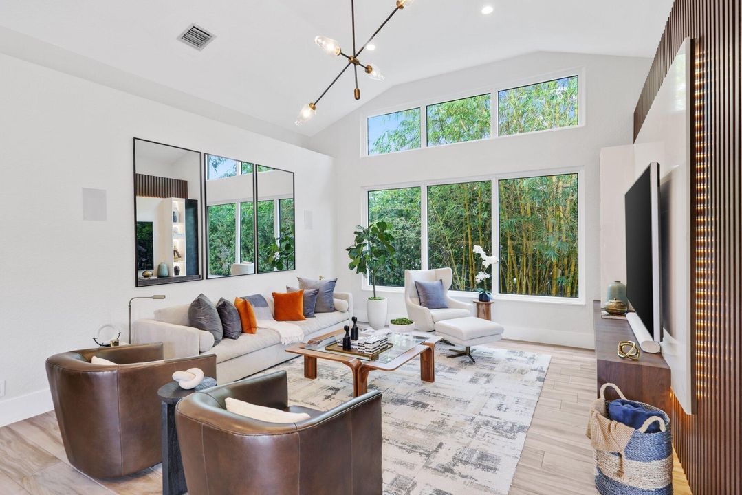 En Venta: $1,895,000 (4 camas, 2 baños, 2775 Pies cuadrados)