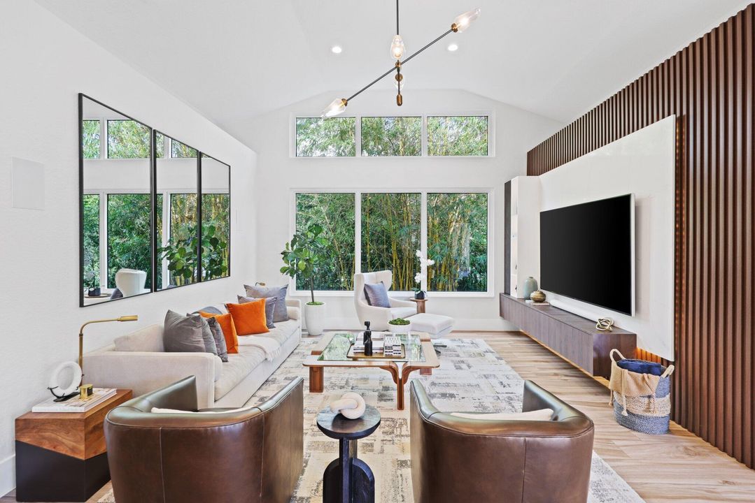 En Venta: $1,895,000 (4 camas, 2 baños, 2775 Pies cuadrados)