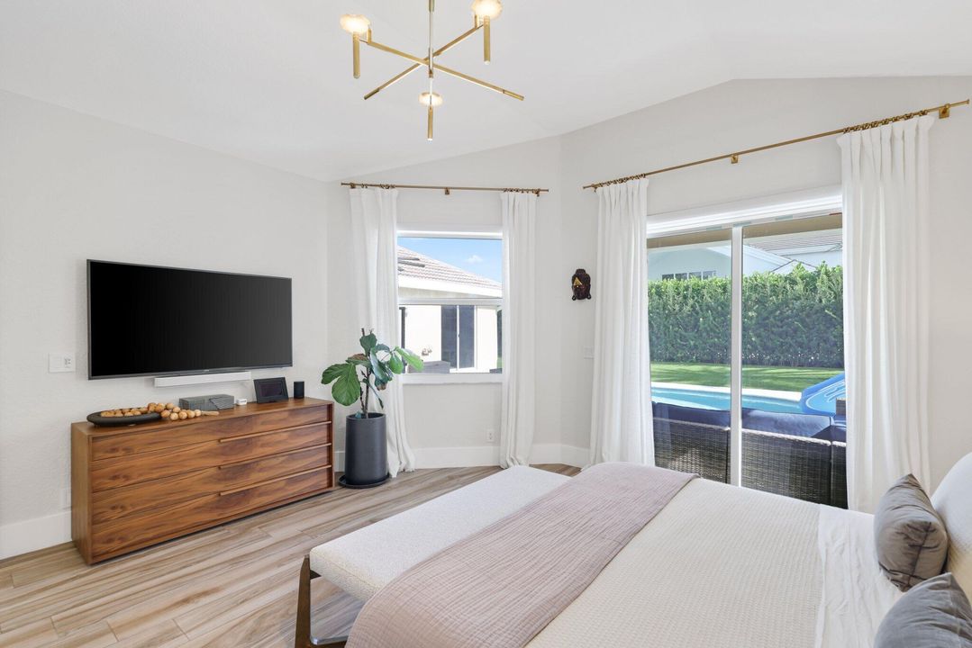 En Venta: $1,895,000 (4 camas, 2 baños, 2775 Pies cuadrados)