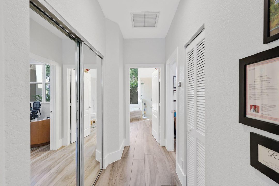 En Venta: $1,895,000 (4 camas, 2 baños, 2775 Pies cuadrados)