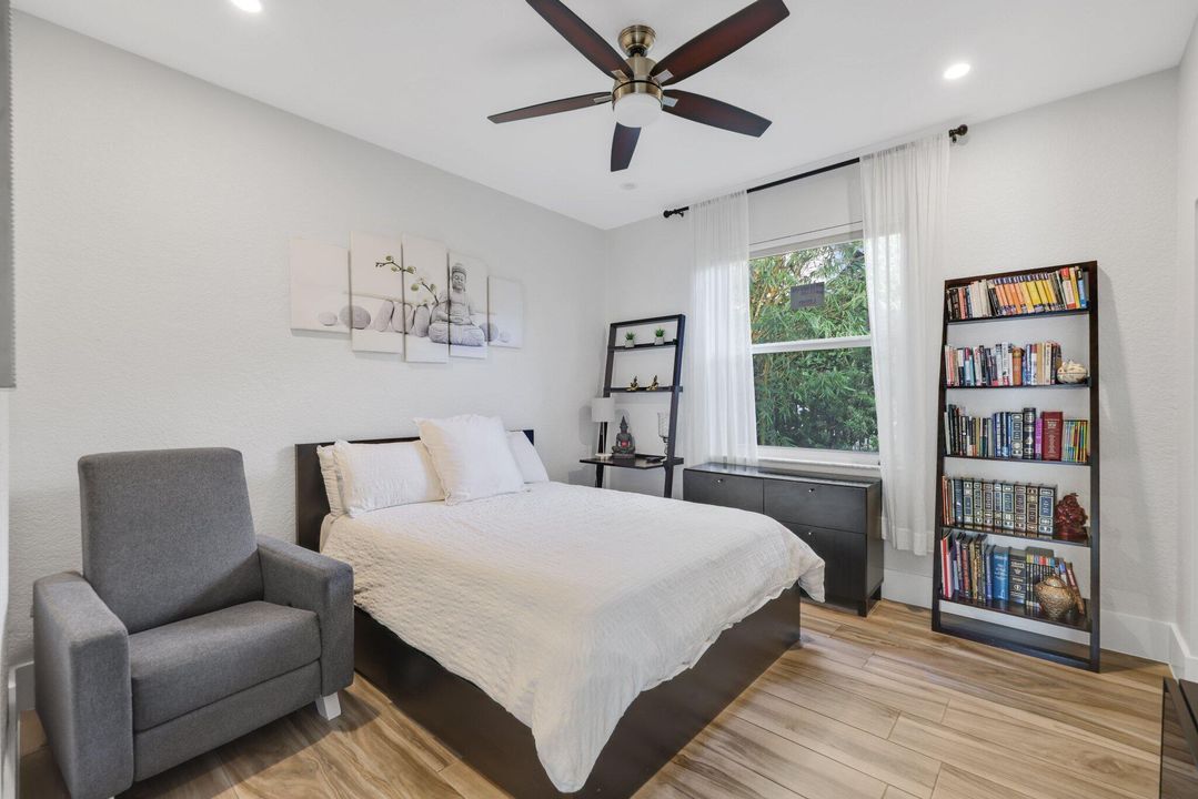 En Venta: $1,895,000 (4 camas, 2 baños, 2775 Pies cuadrados)