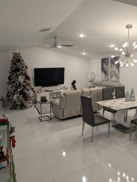 En Venta: $335,000 (2 camas, 2 baños, 1466 Pies cuadrados)