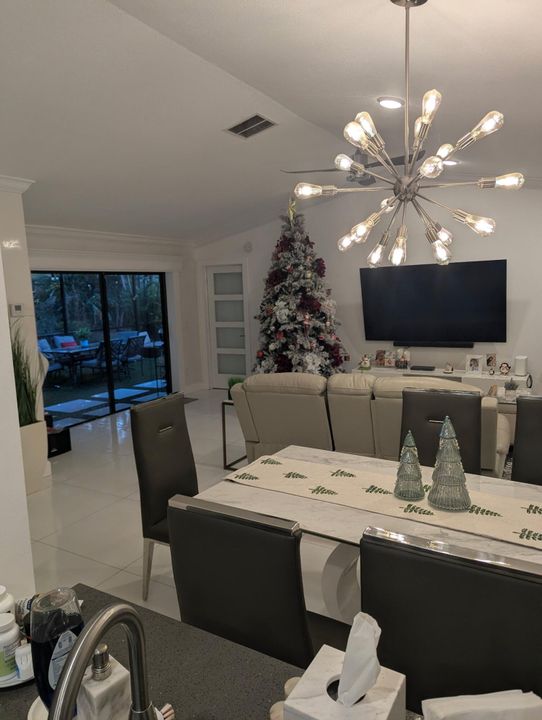 En Venta: $335,000 (2 camas, 2 baños, 1466 Pies cuadrados)