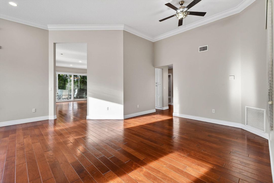 待售: $769,900 (3 贝兹, 3 浴室, 2040 平方英尺)