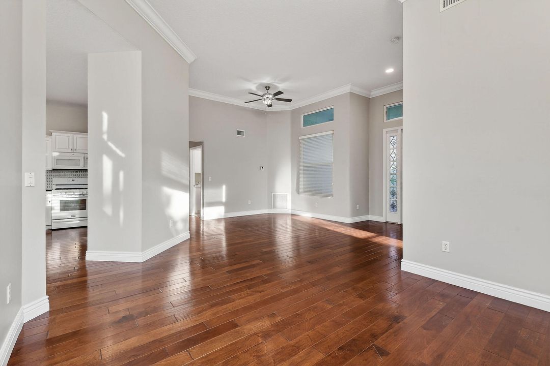 待售: $769,900 (3 贝兹, 3 浴室, 2040 平方英尺)