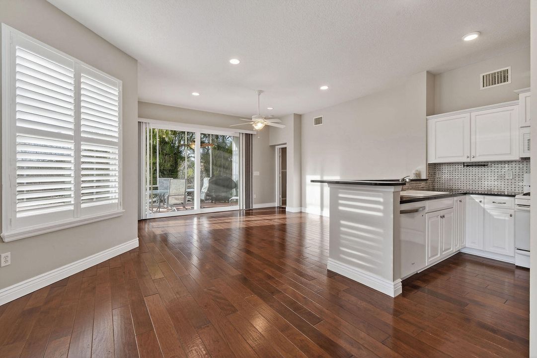 待售: $769,900 (3 贝兹, 3 浴室, 2040 平方英尺)