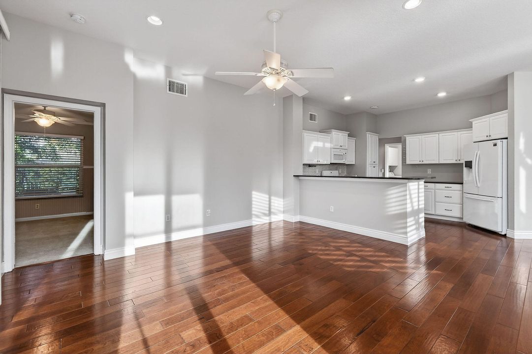 待售: $769,900 (3 贝兹, 3 浴室, 2040 平方英尺)