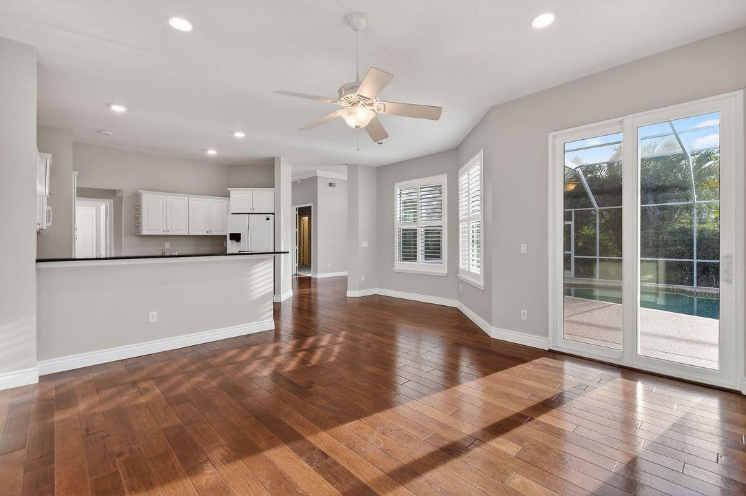 待售: $769,900 (3 贝兹, 3 浴室, 2040 平方英尺)