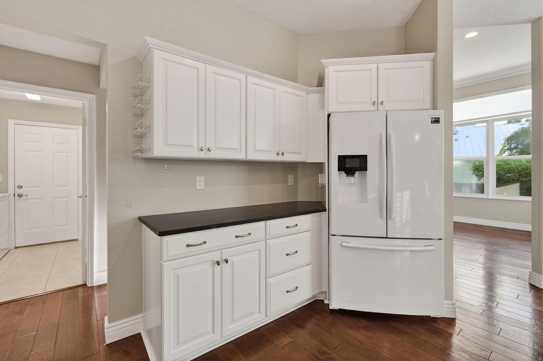 待售: $769,900 (3 贝兹, 3 浴室, 2040 平方英尺)