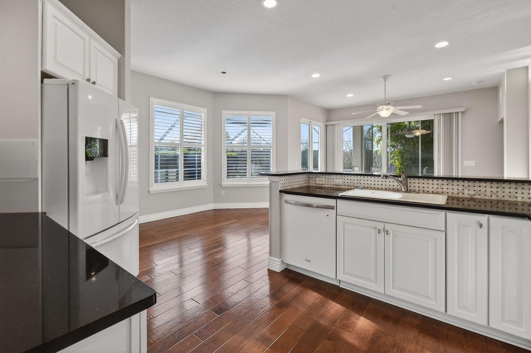 待售: $769,900 (3 贝兹, 3 浴室, 2040 平方英尺)