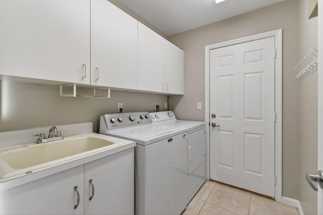 待售: $769,900 (3 贝兹, 3 浴室, 2040 平方英尺)