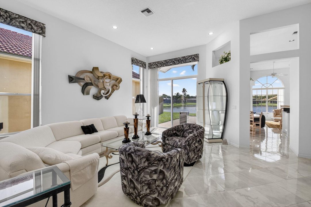 На продажу: $574,900 (2 спален, 2 ванн, 2217 Квадратных фут)