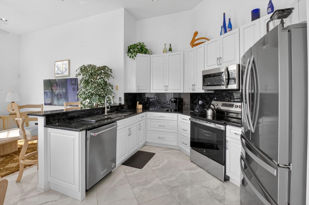 На продажу: $574,900 (2 спален, 2 ванн, 2217 Квадратных фут)