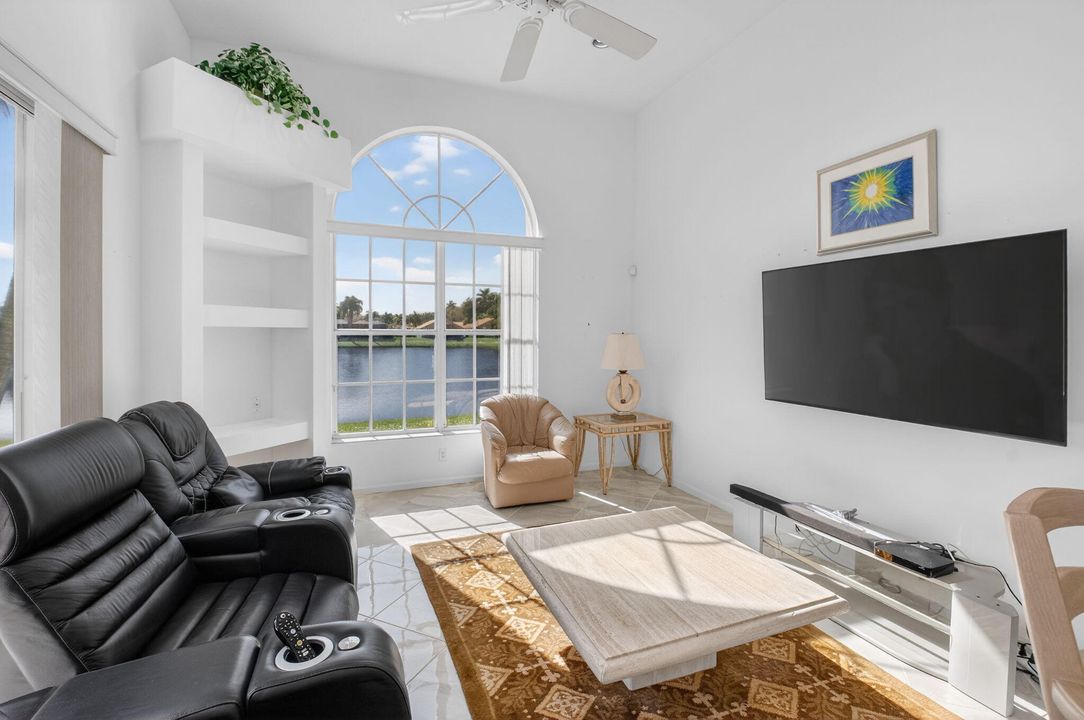 На продажу: $574,900 (2 спален, 2 ванн, 2217 Квадратных фут)