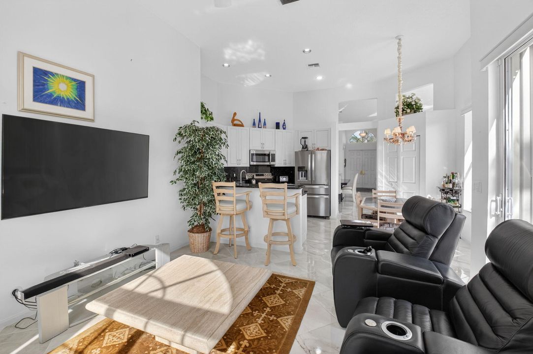 На продажу: $574,900 (2 спален, 2 ванн, 2217 Квадратных фут)