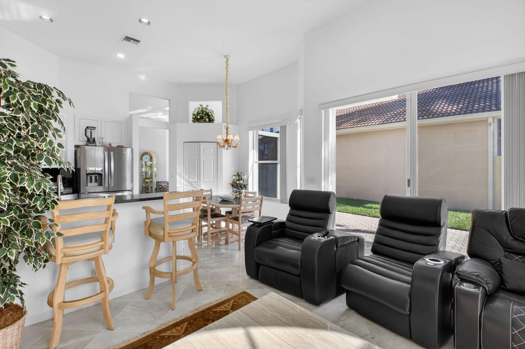 На продажу: $574,900 (2 спален, 2 ванн, 2217 Квадратных фут)