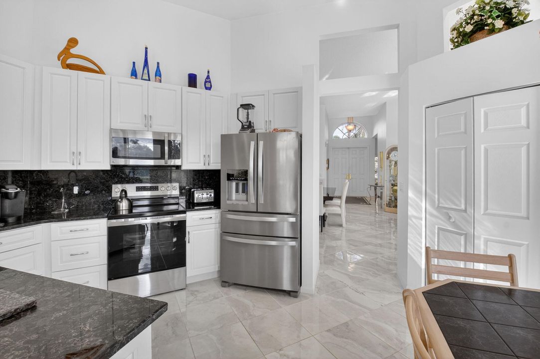 На продажу: $574,900 (2 спален, 2 ванн, 2217 Квадратных фут)