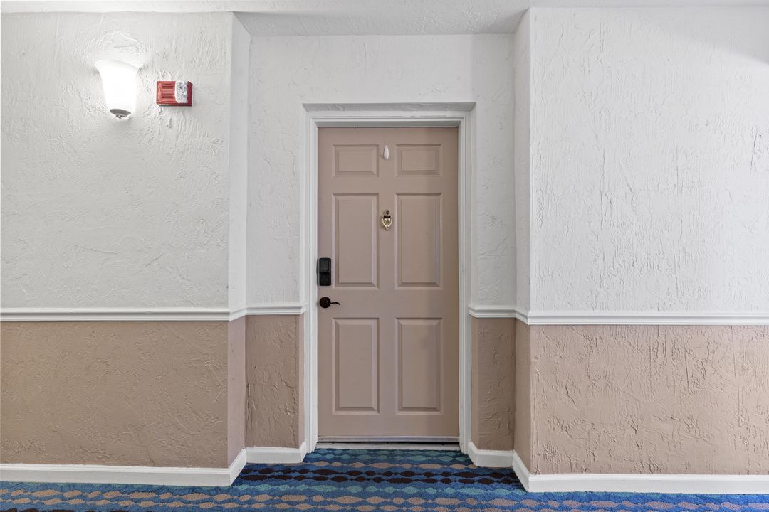 For Sale: $650,000 (2 beds, 2 baths, 1071 Square Feet)