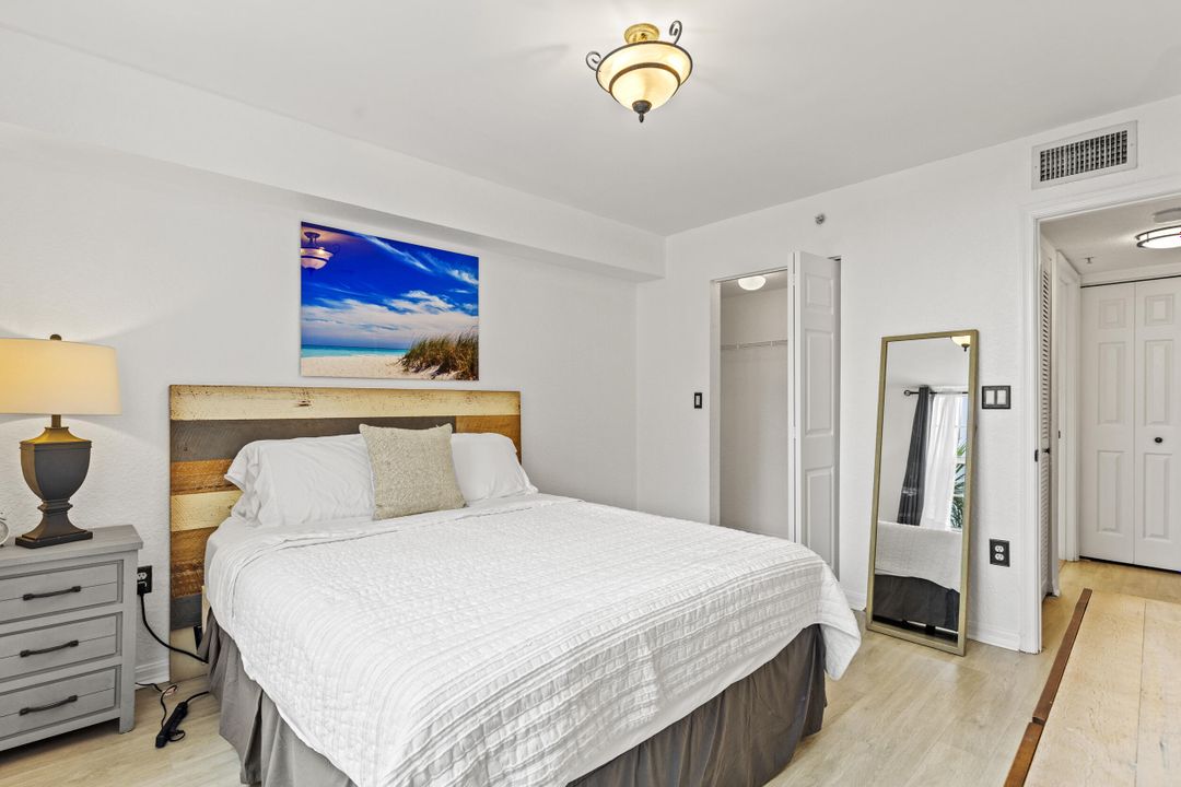 For Sale: $650,000 (2 beds, 2 baths, 1071 Square Feet)