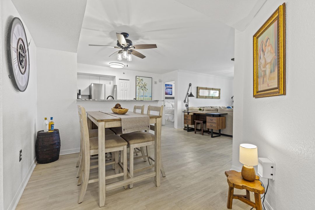 For Sale: $650,000 (2 beds, 2 baths, 1071 Square Feet)