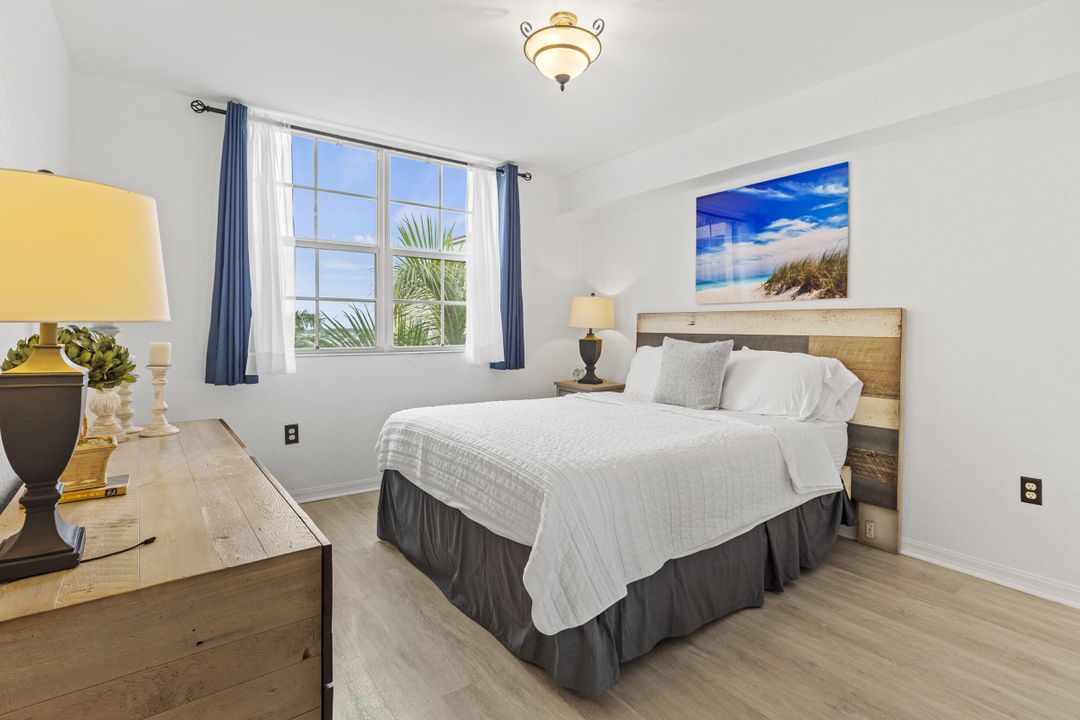 For Sale: $650,000 (2 beds, 2 baths, 1071 Square Feet)