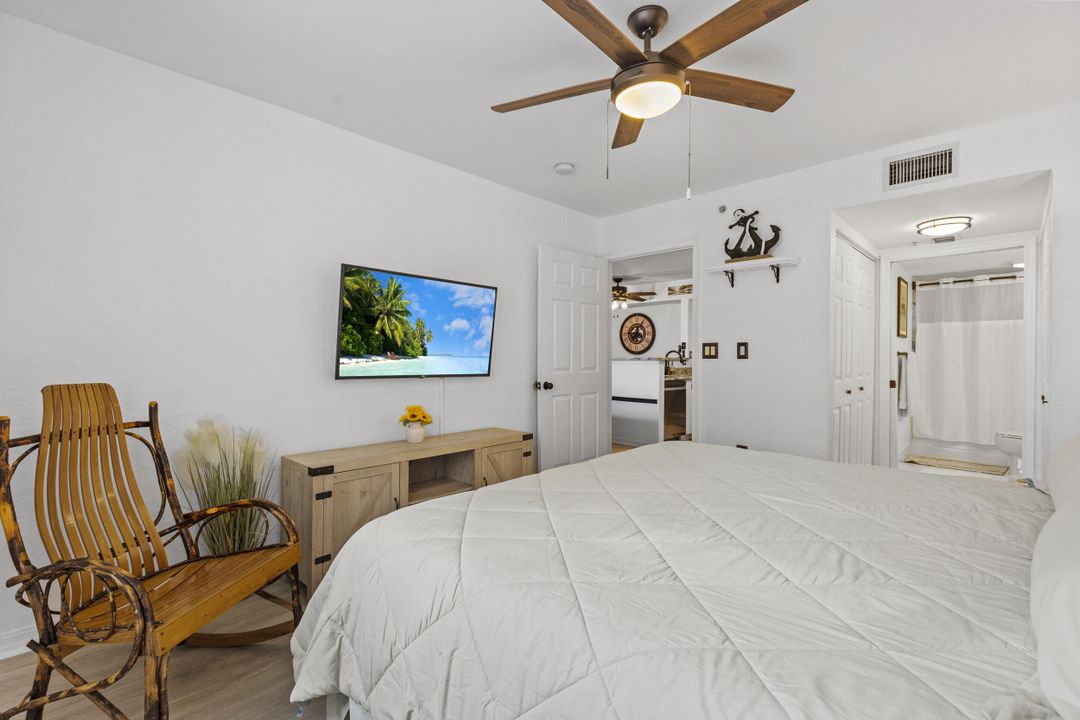 For Sale: $650,000 (2 beds, 2 baths, 1071 Square Feet)