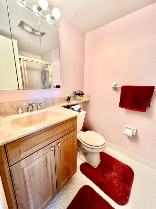 For Sale: $240,000 (2 beds, 2 baths, 950 Square Feet)