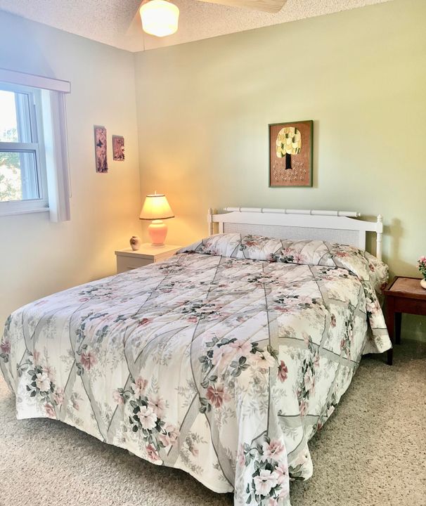 For Sale: $240,000 (2 beds, 2 baths, 950 Square Feet)