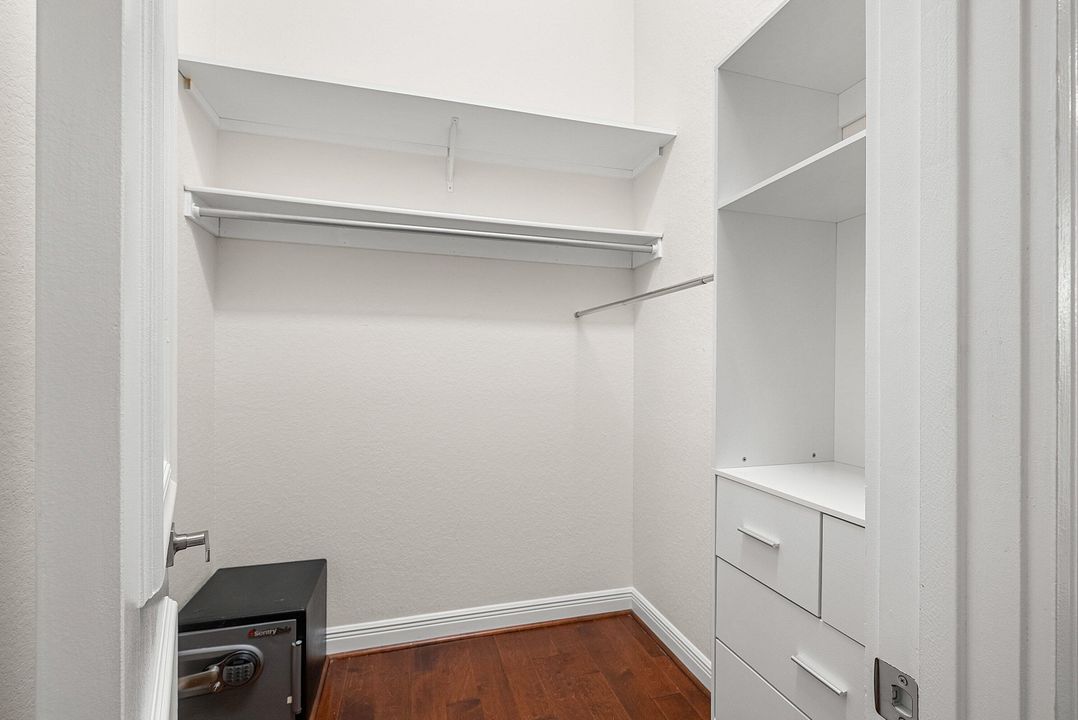 En Venta: $1,899,000 (4 camas, 3 baños, 3202 Pies cuadrados)