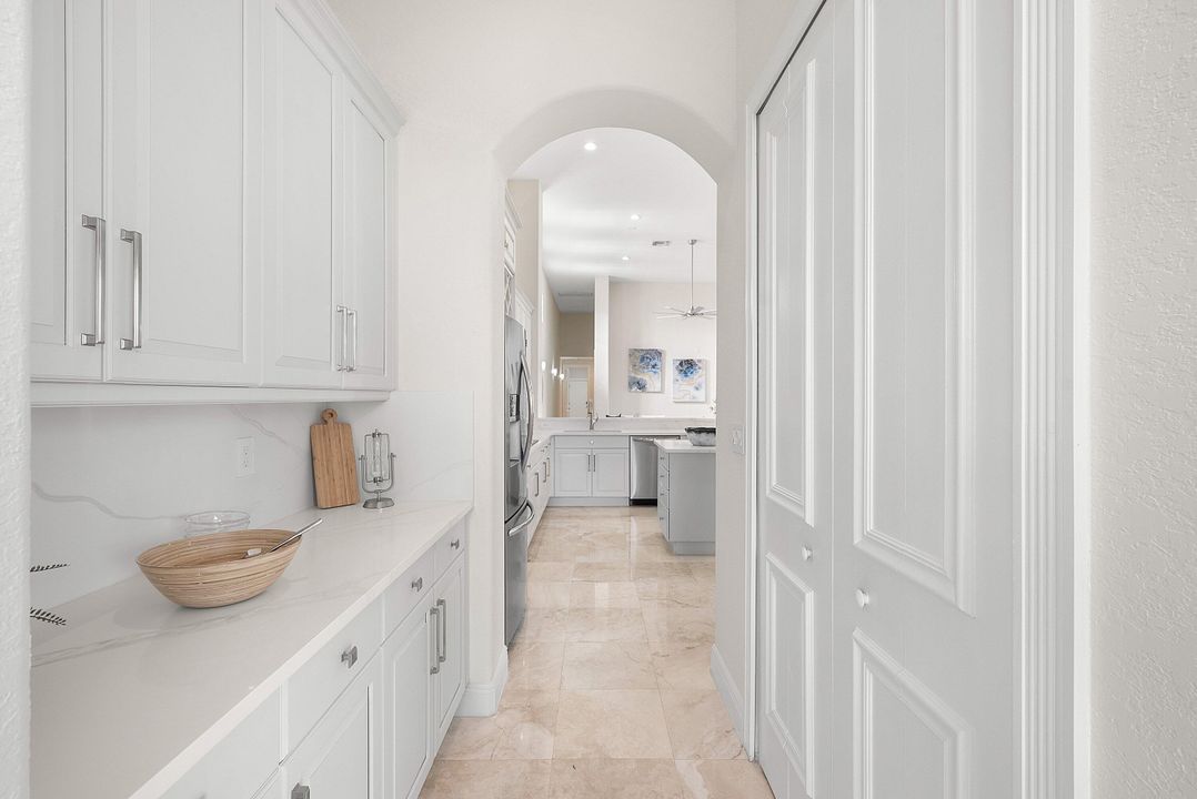 En Venta: $1,899,000 (4 camas, 3 baños, 3202 Pies cuadrados)