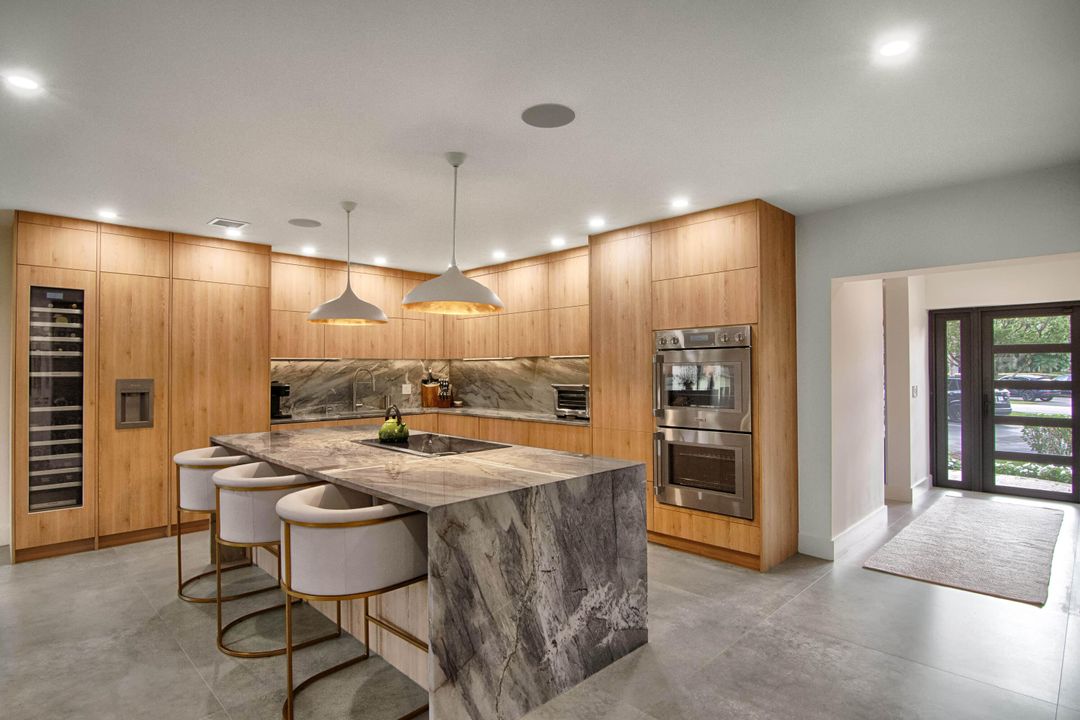 For Sale: $1,895,000 (3 beds, 3 baths, 2323 Square Feet)