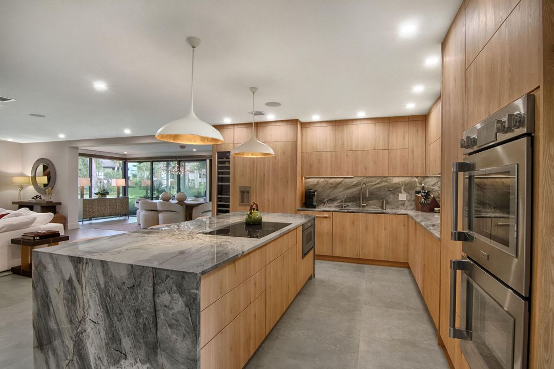 For Sale: $1,895,000 (3 beds, 3 baths, 2323 Square Feet)