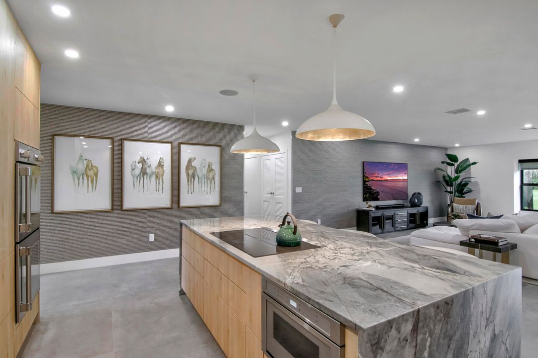 For Sale: $1,895,000 (3 beds, 3 baths, 2323 Square Feet)