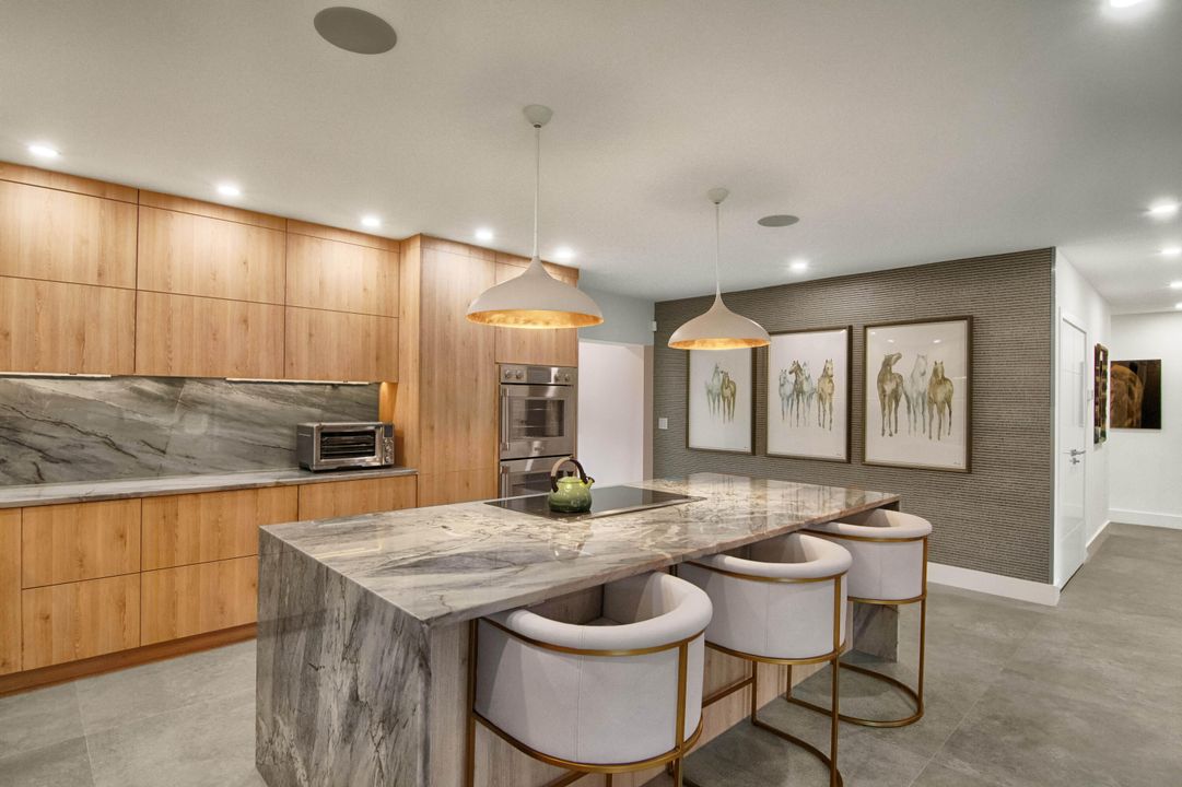 For Sale: $1,895,000 (3 beds, 3 baths, 2323 Square Feet)