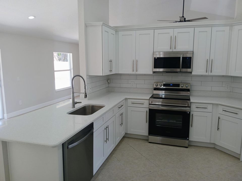 待售: $459,800 (4 贝兹, 2 浴室, 1930 平方英尺)