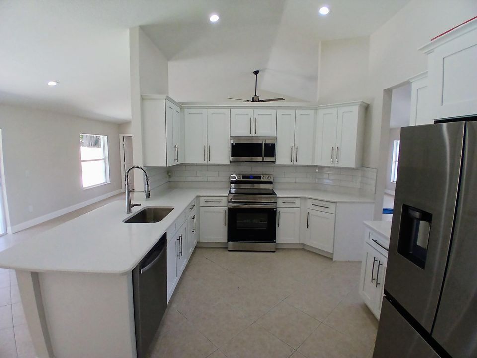 待售: $459,800 (4 贝兹, 2 浴室, 1930 平方英尺)