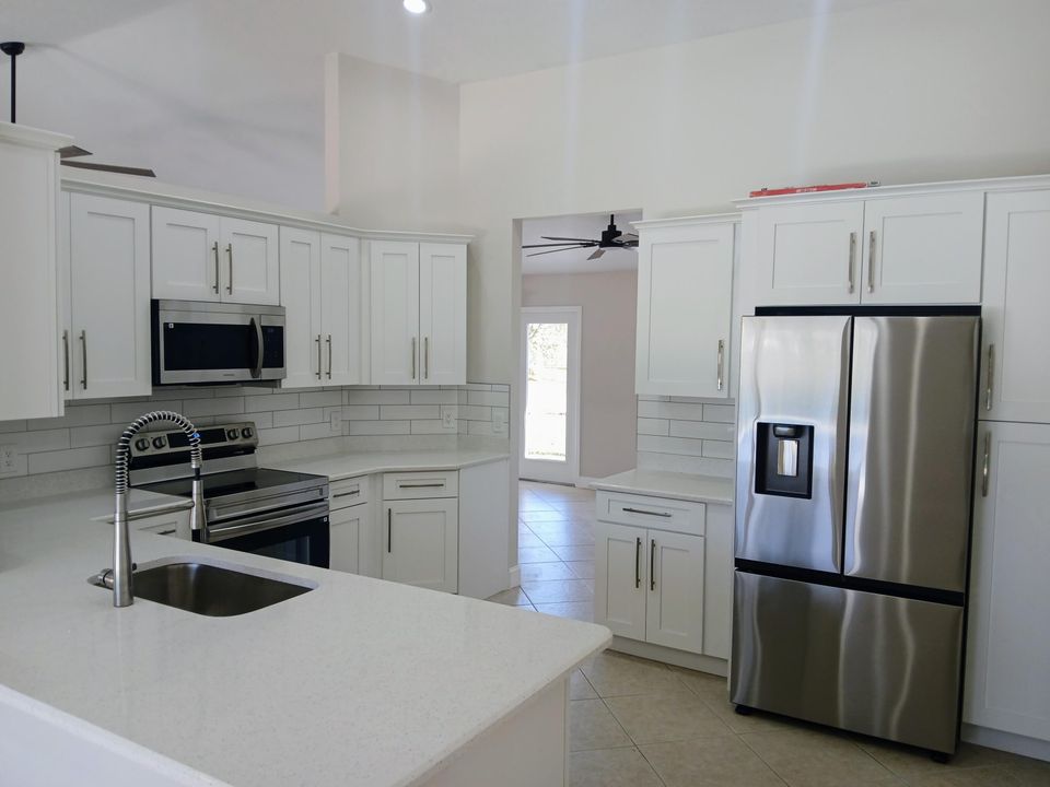 待售: $459,800 (4 贝兹, 2 浴室, 1930 平方英尺)