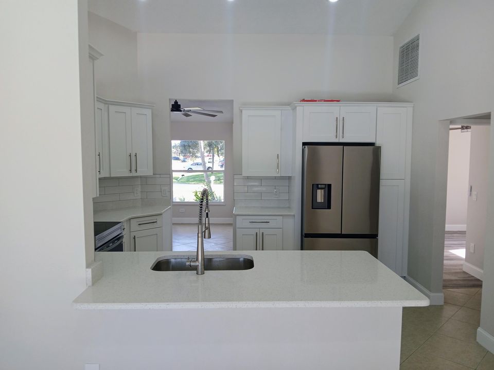 待售: $459,800 (4 贝兹, 2 浴室, 1930 平方英尺)