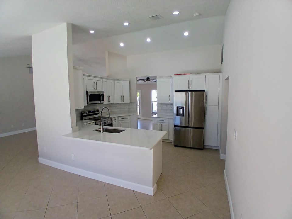 待售: $459,800 (4 贝兹, 2 浴室, 1930 平方英尺)