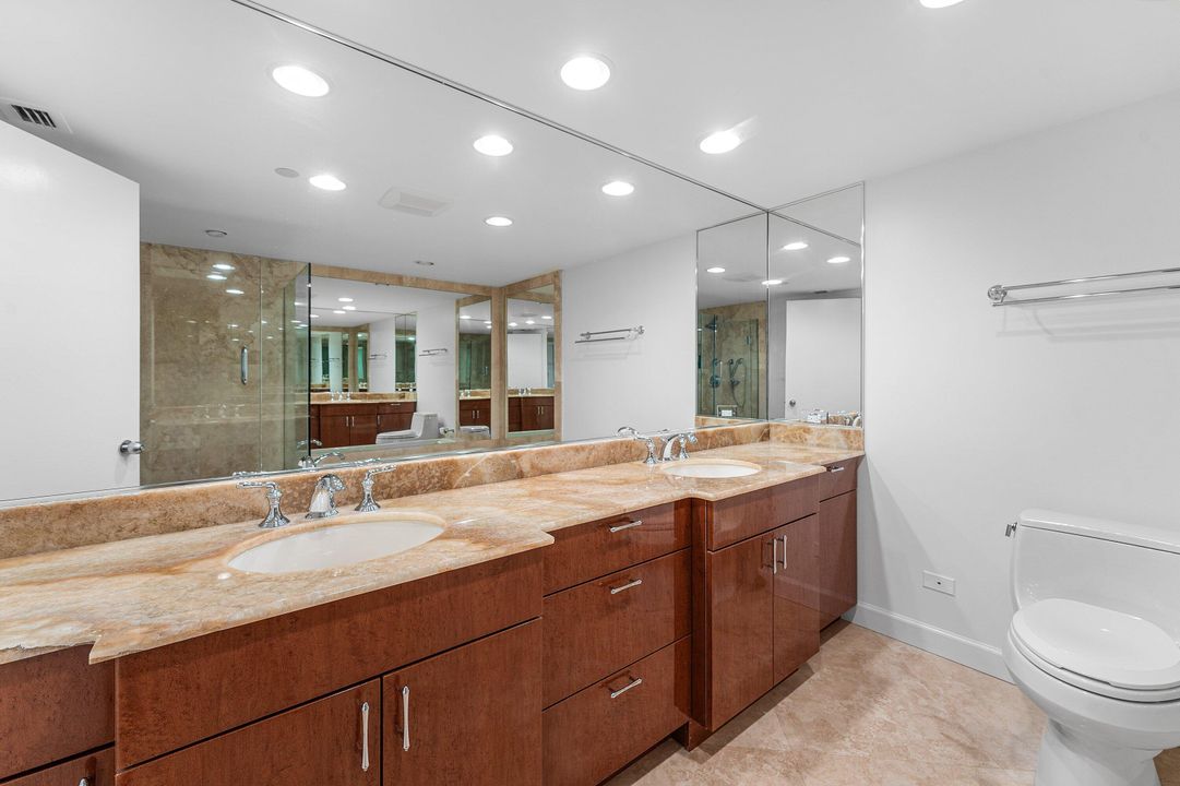 En Venta: $929,000 (2 camas, 2 baños, 1823 Pies cuadrados)