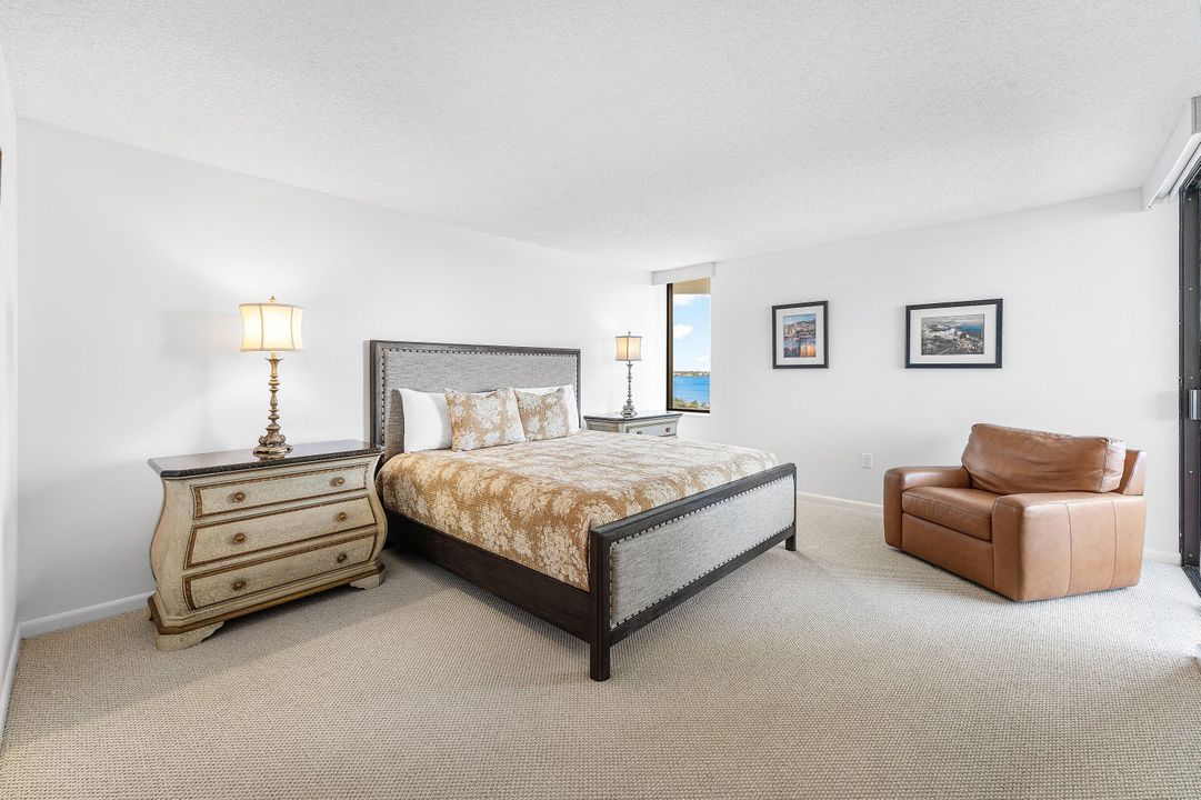 En Venta: $929,000 (2 camas, 2 baños, 1823 Pies cuadrados)