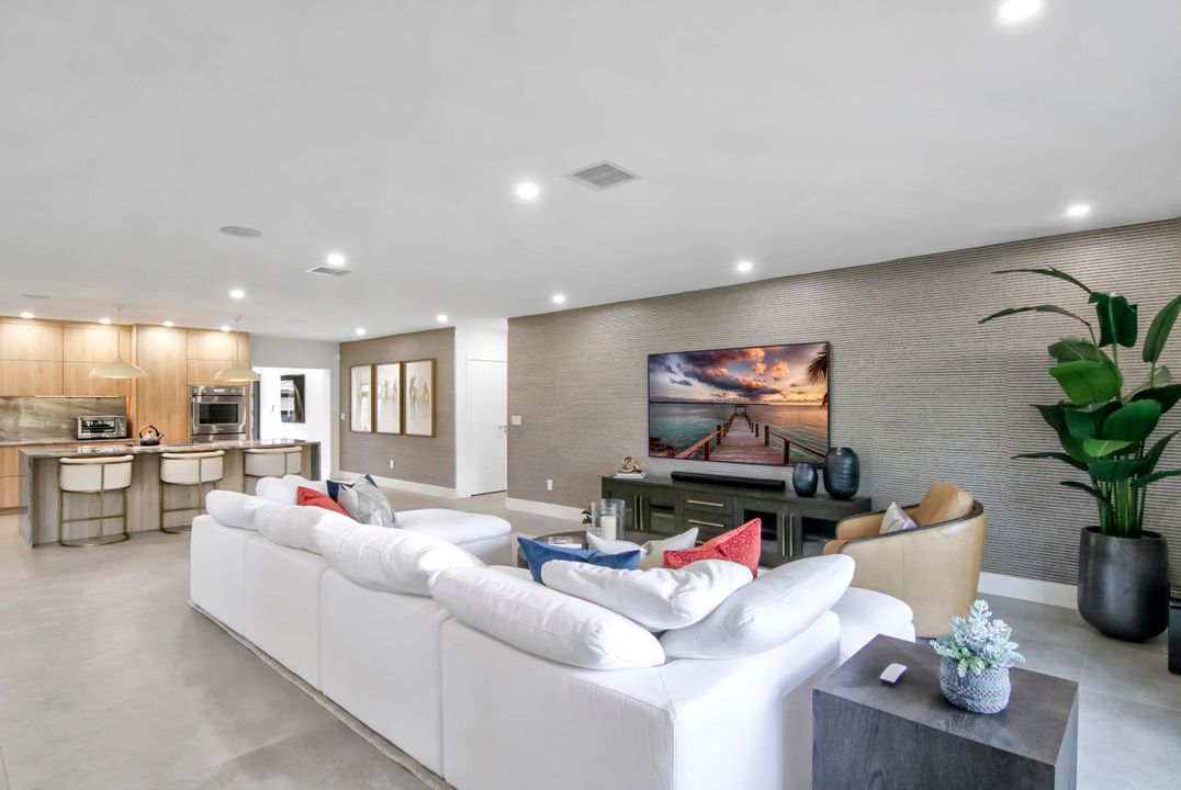 For Sale: $1,895,000 (3 beds, 3 baths, 2323 Square Feet)