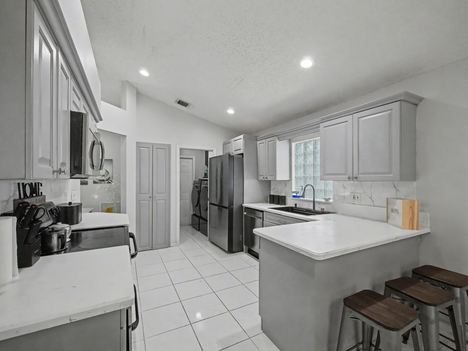 待售: $564,900 (3 贝兹, 2 浴室, 1652 平方英尺)